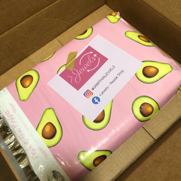 Meet your Posher, Erica - Picture 5 of 6